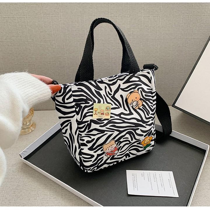 Túi tote vải canvas đeo chéo họa tiết bò sựa ngựa vằn Siêu hot tặng quà xinh