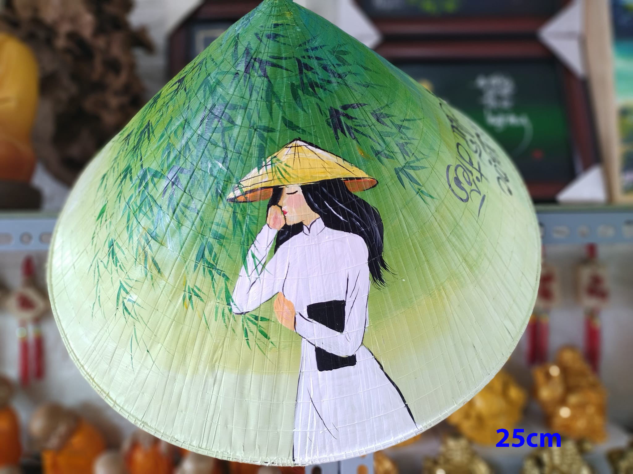 Nón lá vẽ mỹ nghệ hoạ tiết Cô gái trong chiếc áo dài truyền thống