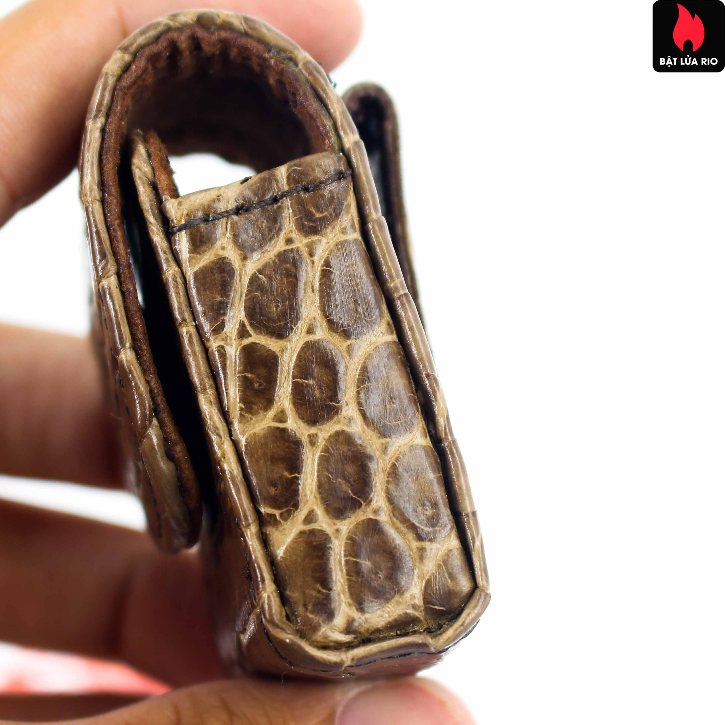 Bật Lửa Bao Da Cá Sấu