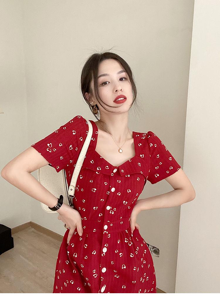TOBE1SHOP 2023 mùa hè retro màu đỏ đầm nữ tính trà nghỉ váy cao cấp thắt lưng che thịt hiển thị gầy trung bình dài