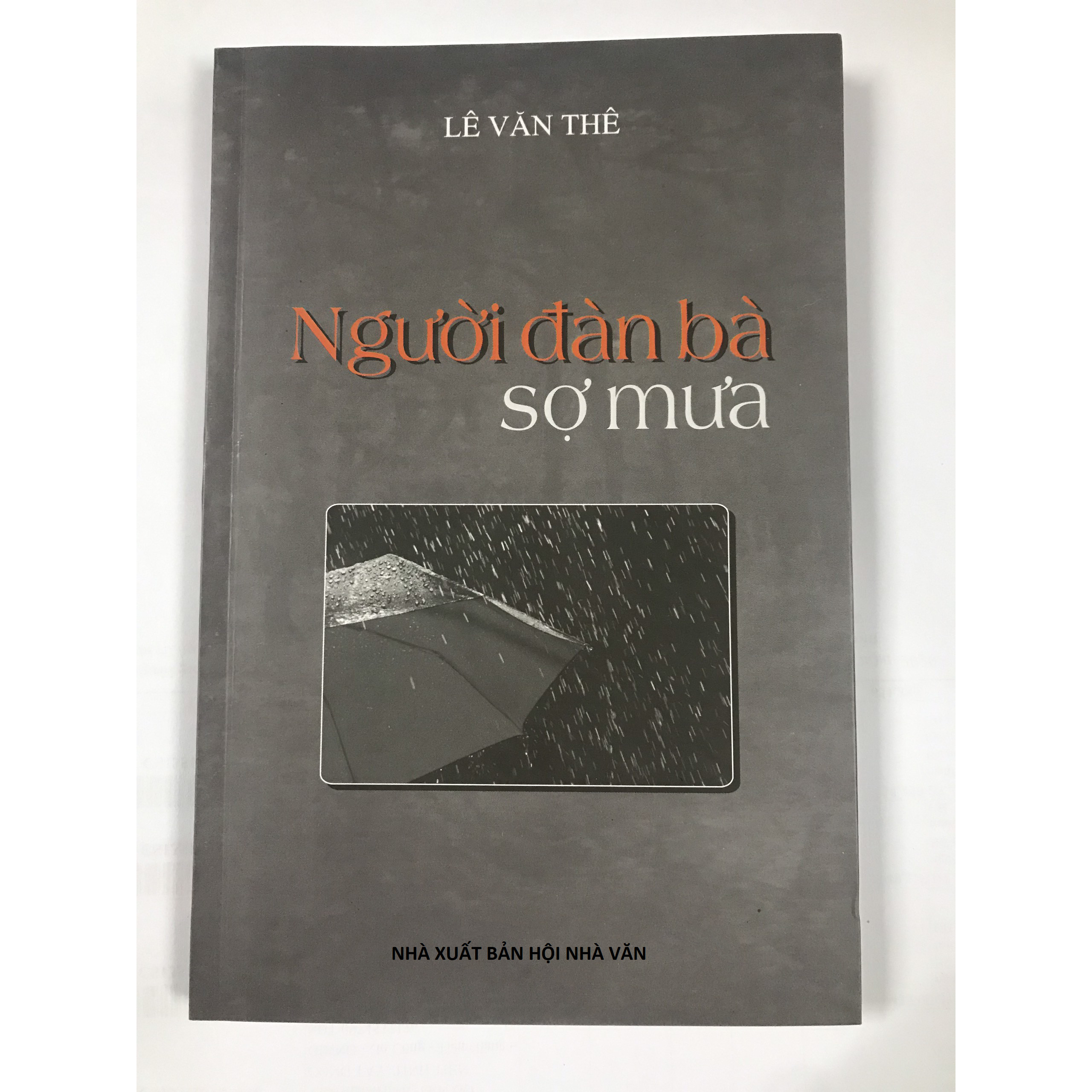 Người Đàn Bà Sợ Mưa Tập Truyện Ngắn