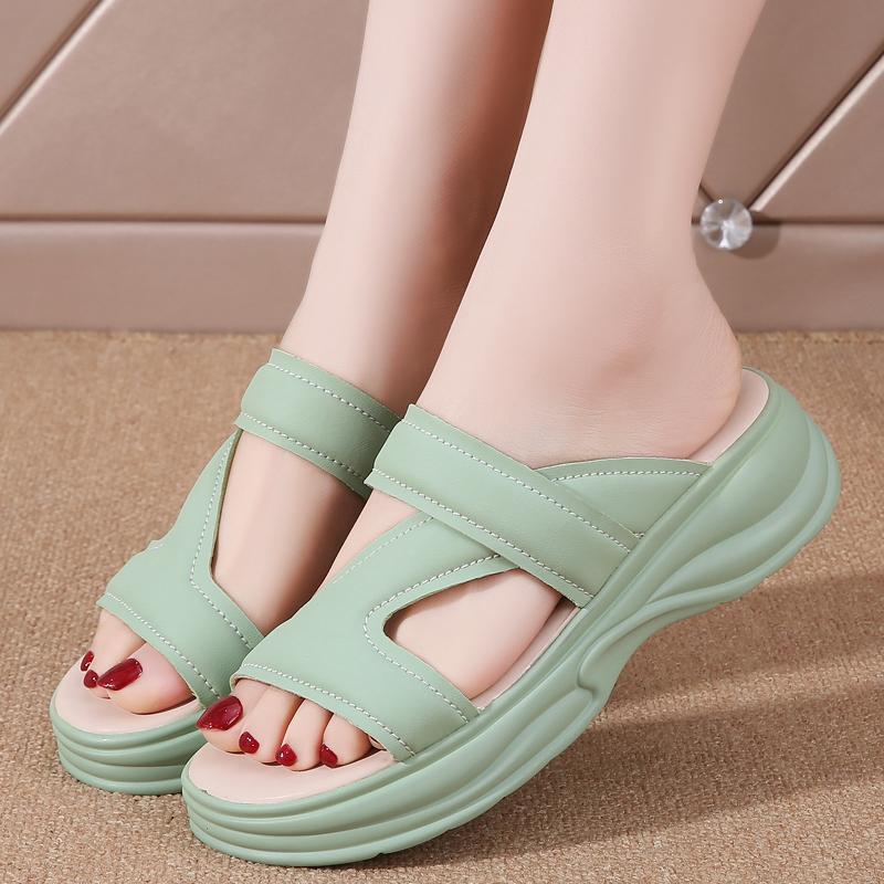 Giày xăng đan phong cách mới nhất dép đi trong nhà cha mẹ và con chống trượt giày đi biển thời trang Hàn Quốc giày làm vườn