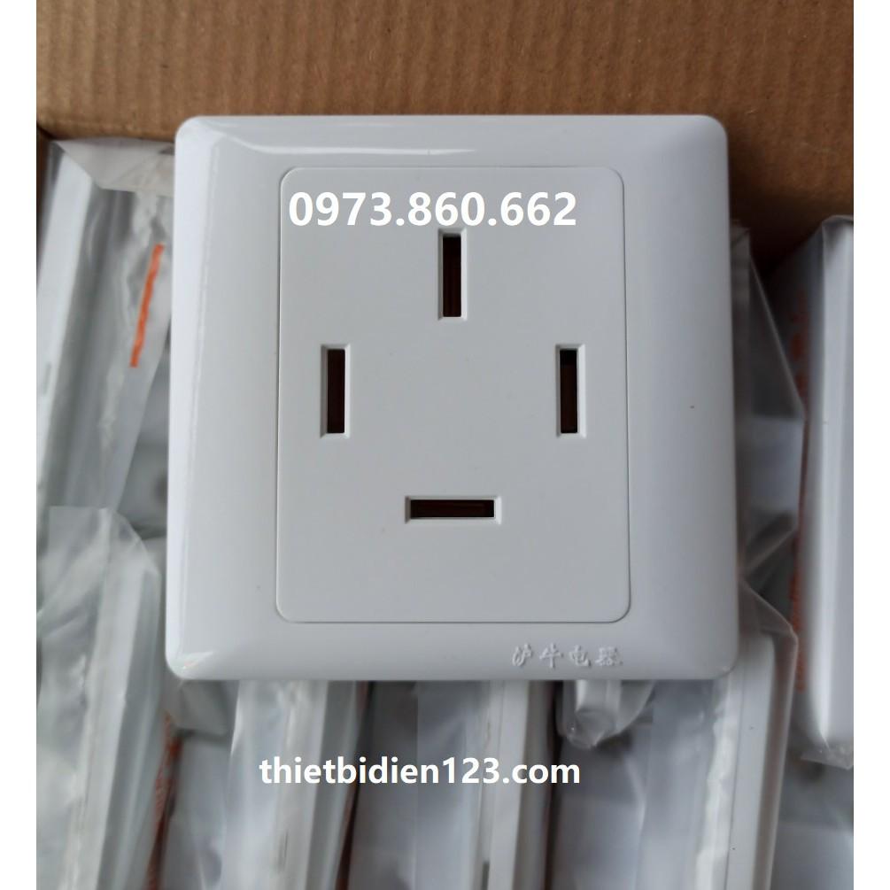 Ổ cắm 3 pha 4 lỗ mặt vuông 16A, 25A kiểu tiêu chuẩn 86
