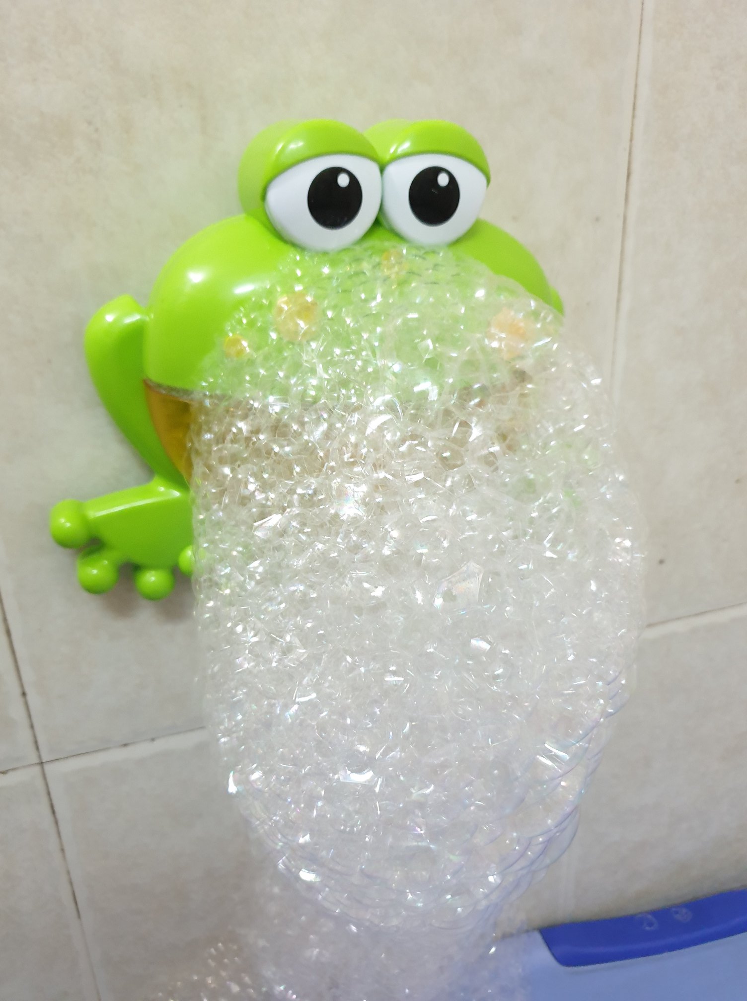 Máy tạo bọt bong bóng hình con ếch cho bé