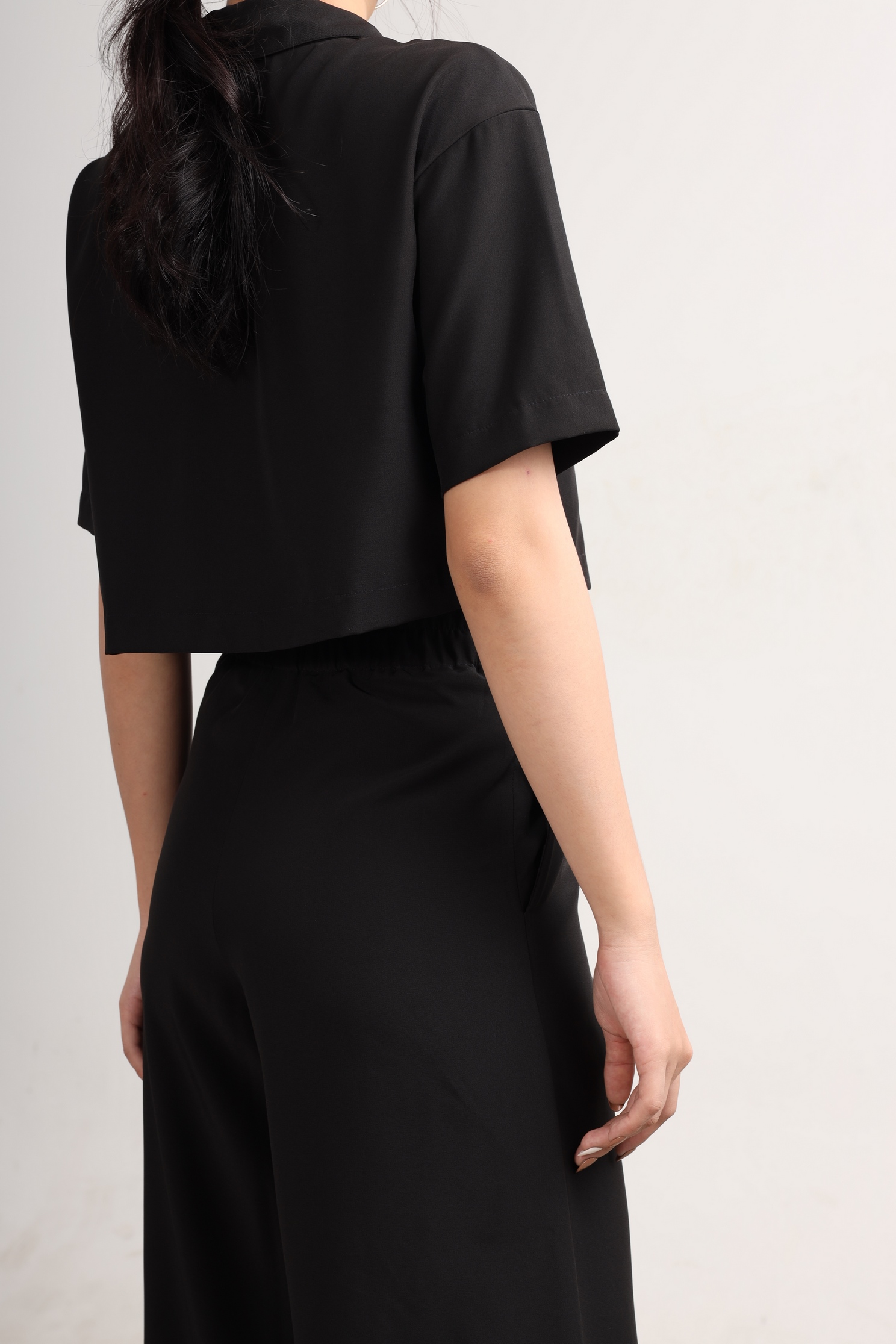 Set áo vest croptop quần dài ống rộng lưng thun cá tính