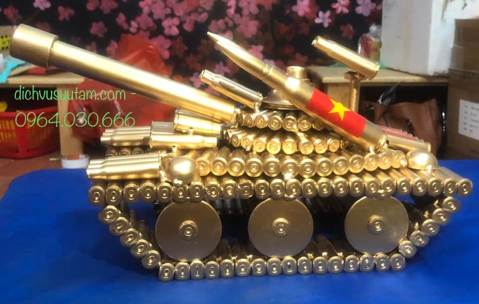 Xe tăng chiến đâu mô hình vỏ đạn cỡ lớn, tặng 1 móc khóa vỏ đạn