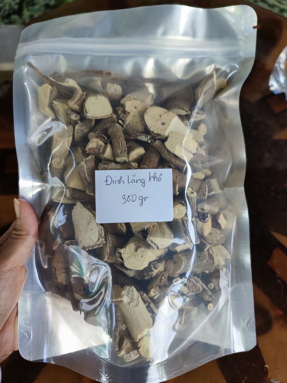 Đinh lăng khô - Nam dương sâm phơi khô