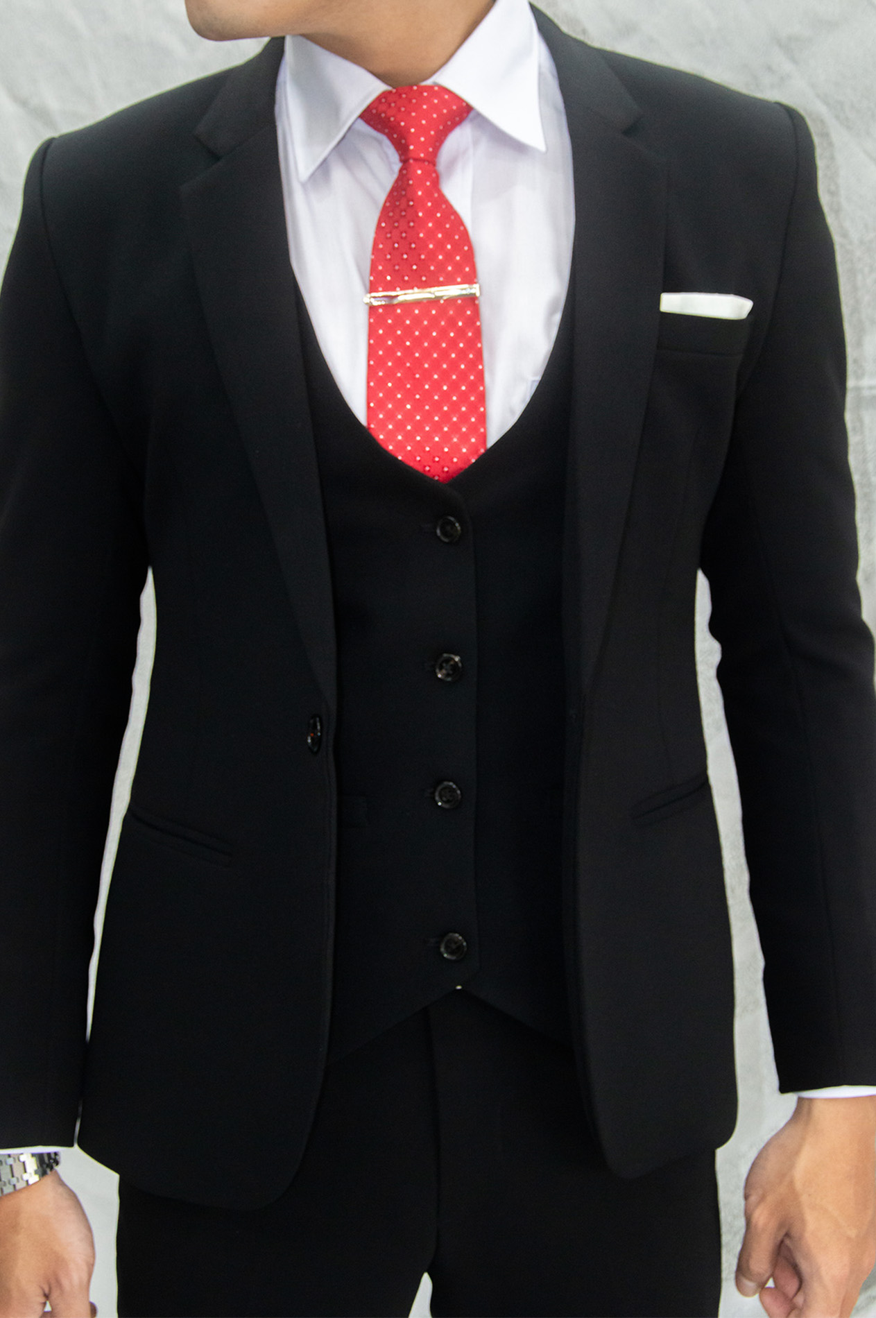 Bộ vest nam 1 nút và gile ôm body màu đen chất liệu co dãn , thoáng mát tặng kèm combo phụ kiện