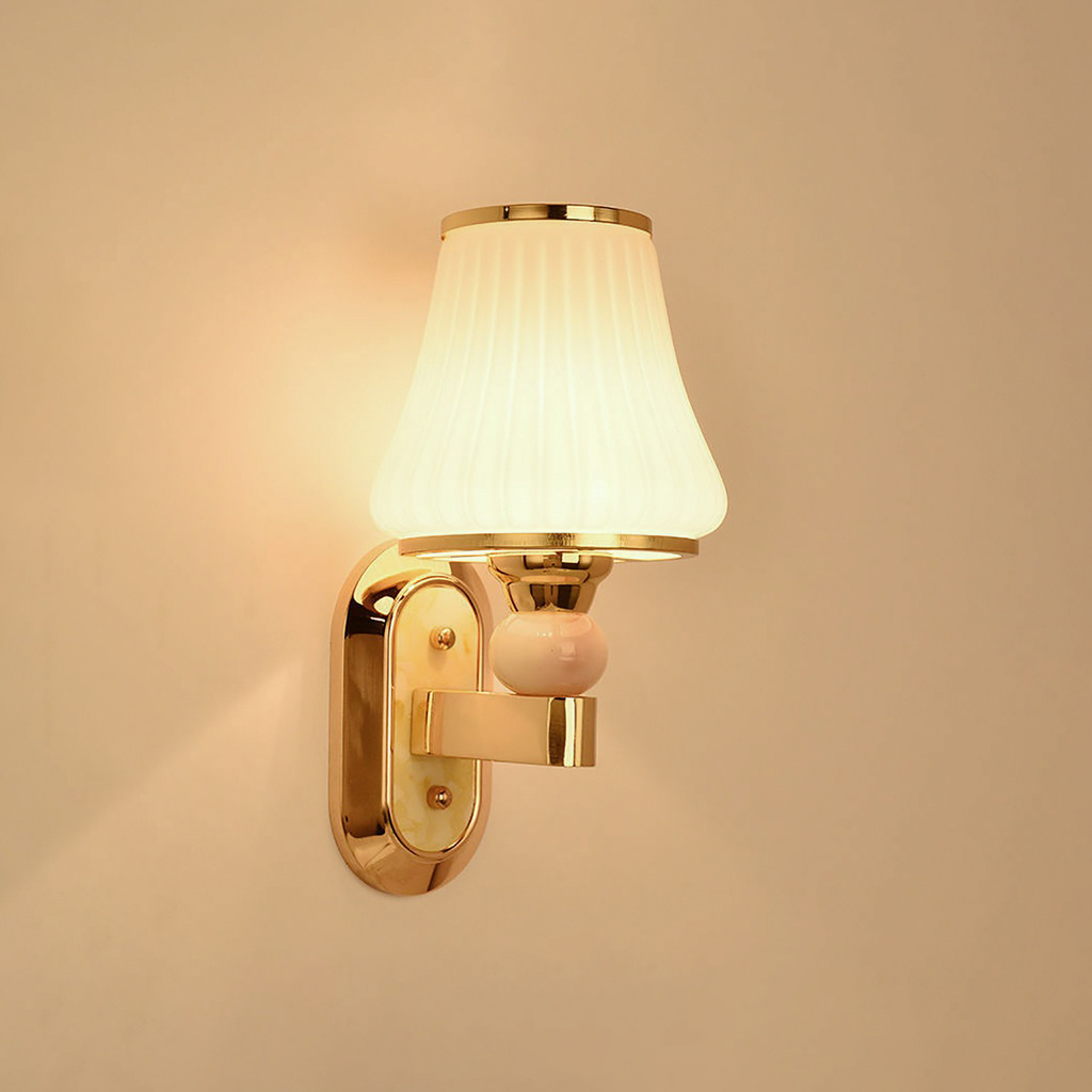 Đèn ngủ Treo Tường phong cách cổ điển chao thủy tinh trang trí phòng khách