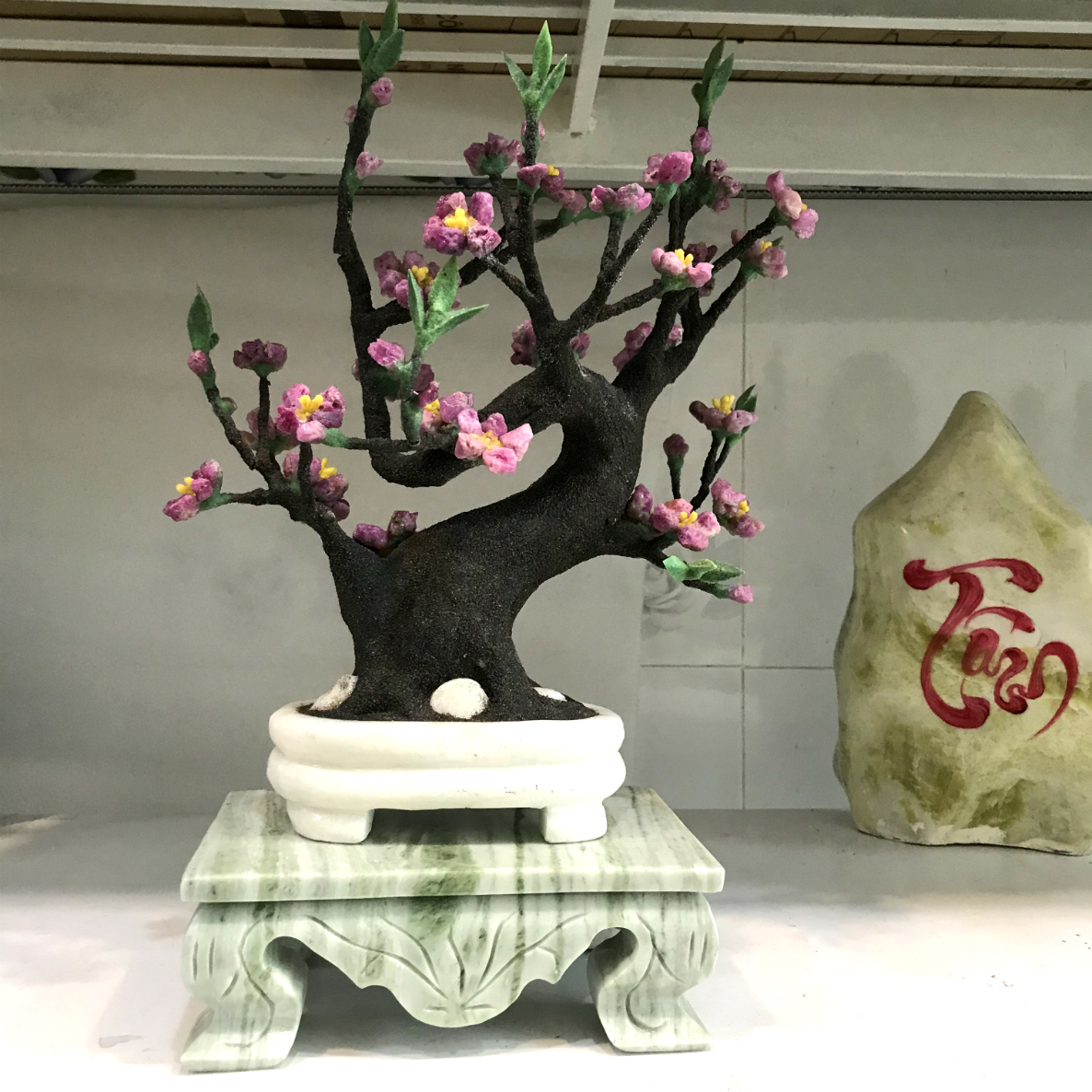 Cây hoa đào bonsai bằng đá ru by cho Tết vĩnh cửu cao 40x20x40x 5kg