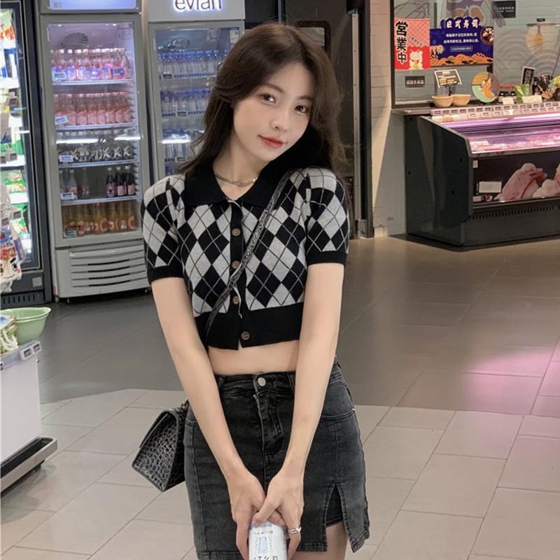Áo len Croptop tay ngắn cổ bẻ kẻ sọc phong cách Hàn Quốc - Vitalita.cloth