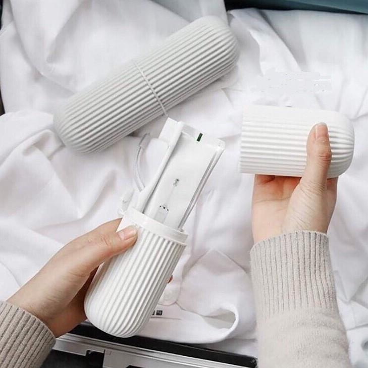 Hộp đựng bàn chải và tuýp kem đánh răng có vân mới
