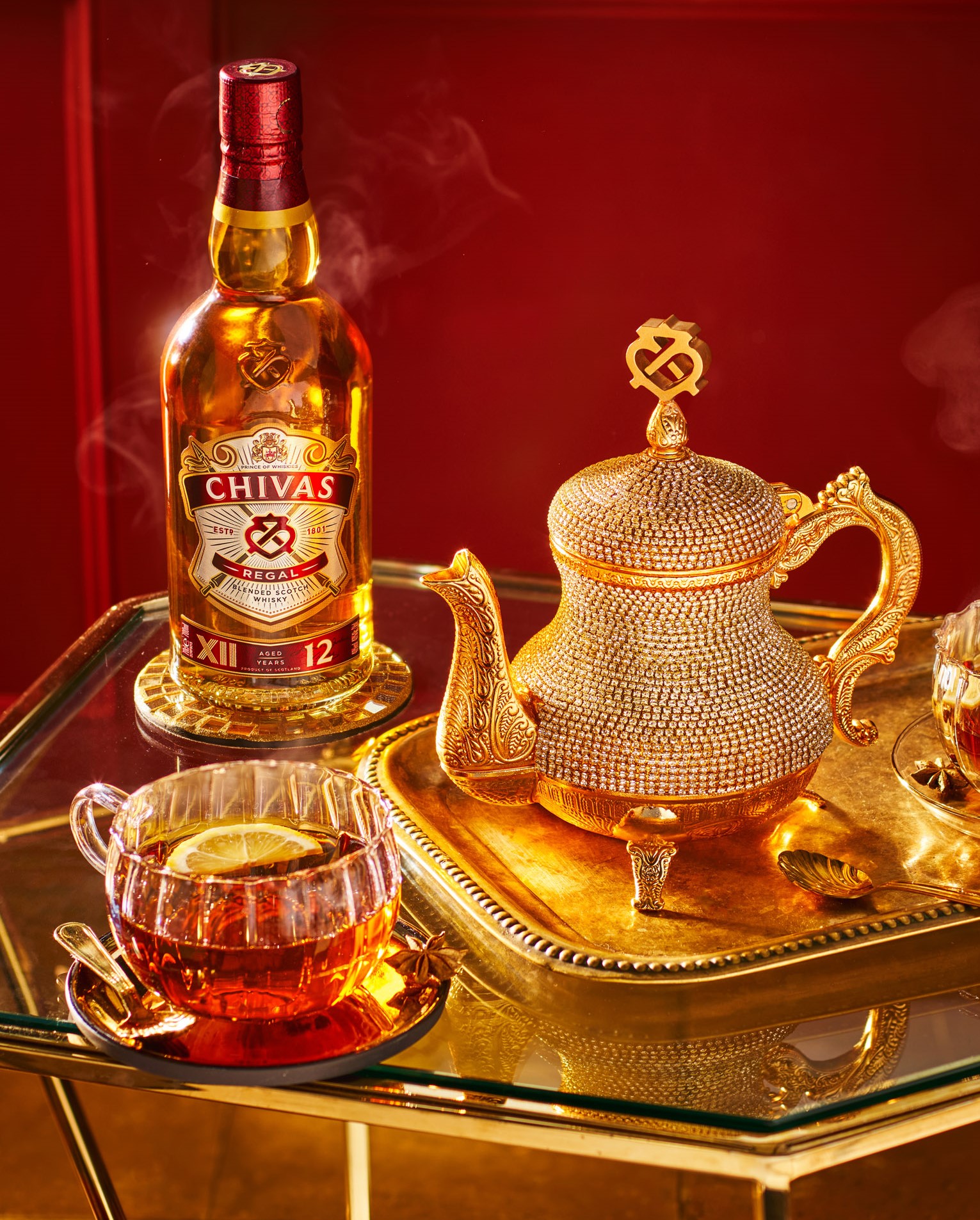 Bộ sản phẩm rượu Chivas Regal 12YO 700ml