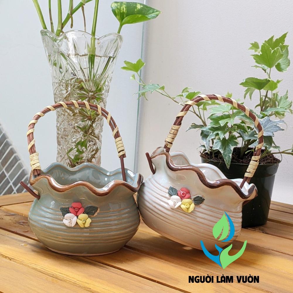 Chậu gốm sứ trồng cây kiểu giỏ hoa tròn miệng xoắn đắp hoa nổi thủ công
