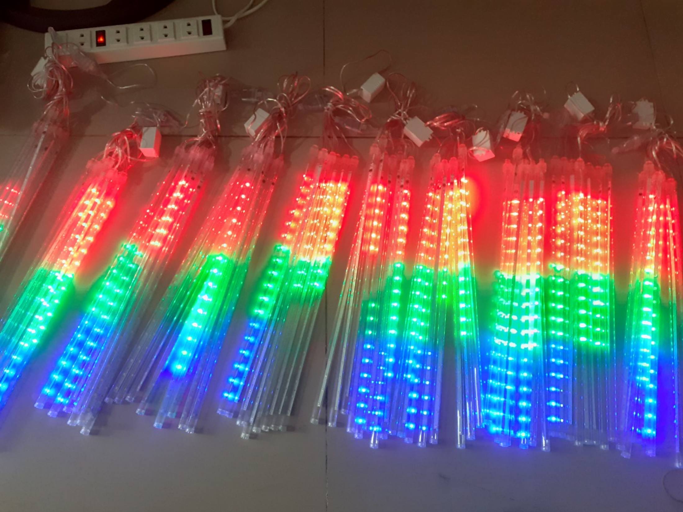 Combo 8 Ống Đèn Sao Băng Nhiều Màu 45Cm Chống Nước Dây Dài 3M