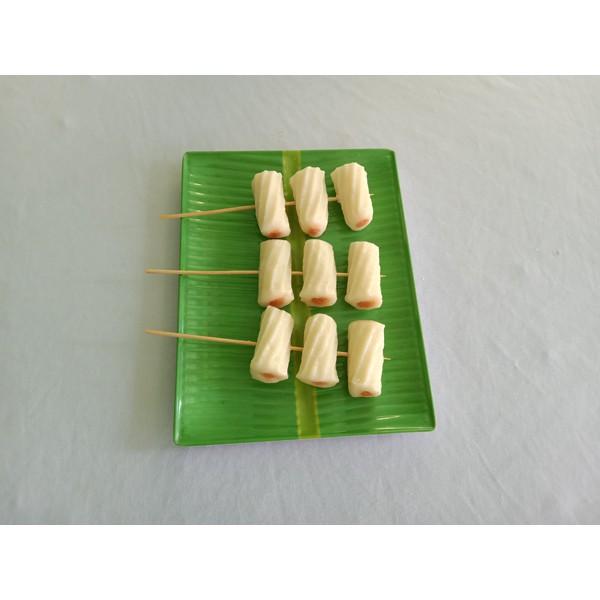 Mực cuộn_mô hình xiên que bằng nhựa