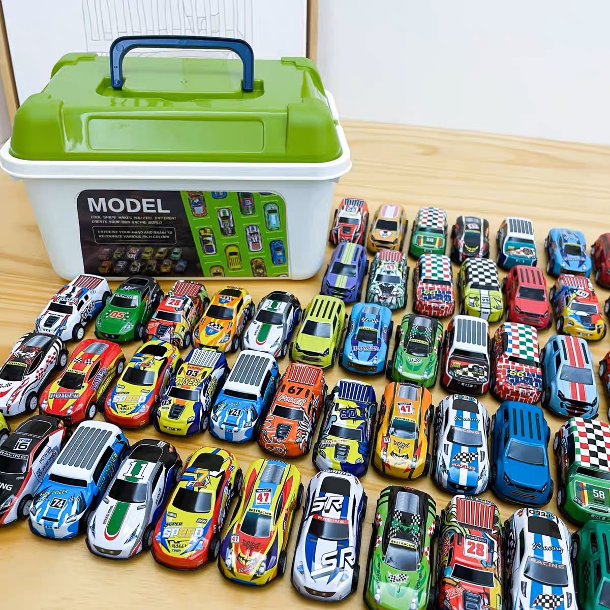 Bộ sưu tầm mô hình trang trí 30 chiếc ô tô mini phong cách thể thao cực chất cho bé trai và bé gái - Hộp 30 ô tô mạ sắt siêu bền chạy cót thế hệ mới kèm hộp đựng cất gọn