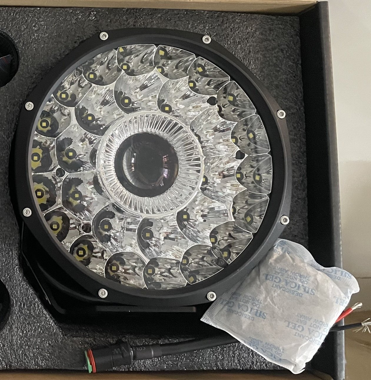Đèn pha LED laser siêu sáng chiếu xa chuyên dùng xe offroad, tàu sông salan... : 8.5 inch 9~30V 165W