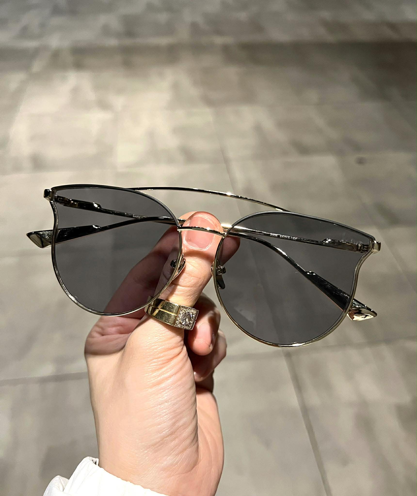 Kính thời trang dáng mắt mèo retro sành điệu