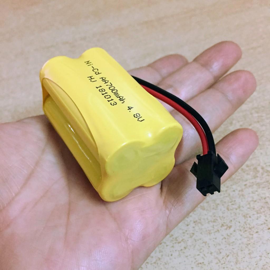 Pin sạc 4.8v dung lượng 700mAh xếp vuông chân càng cua đen jack sm 2p