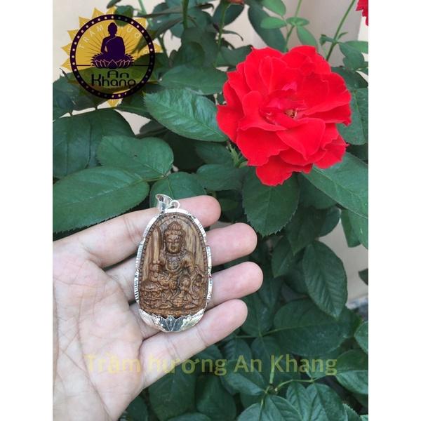 Mặt tượng bản mệnh trầm hương tốc bọc bạc.