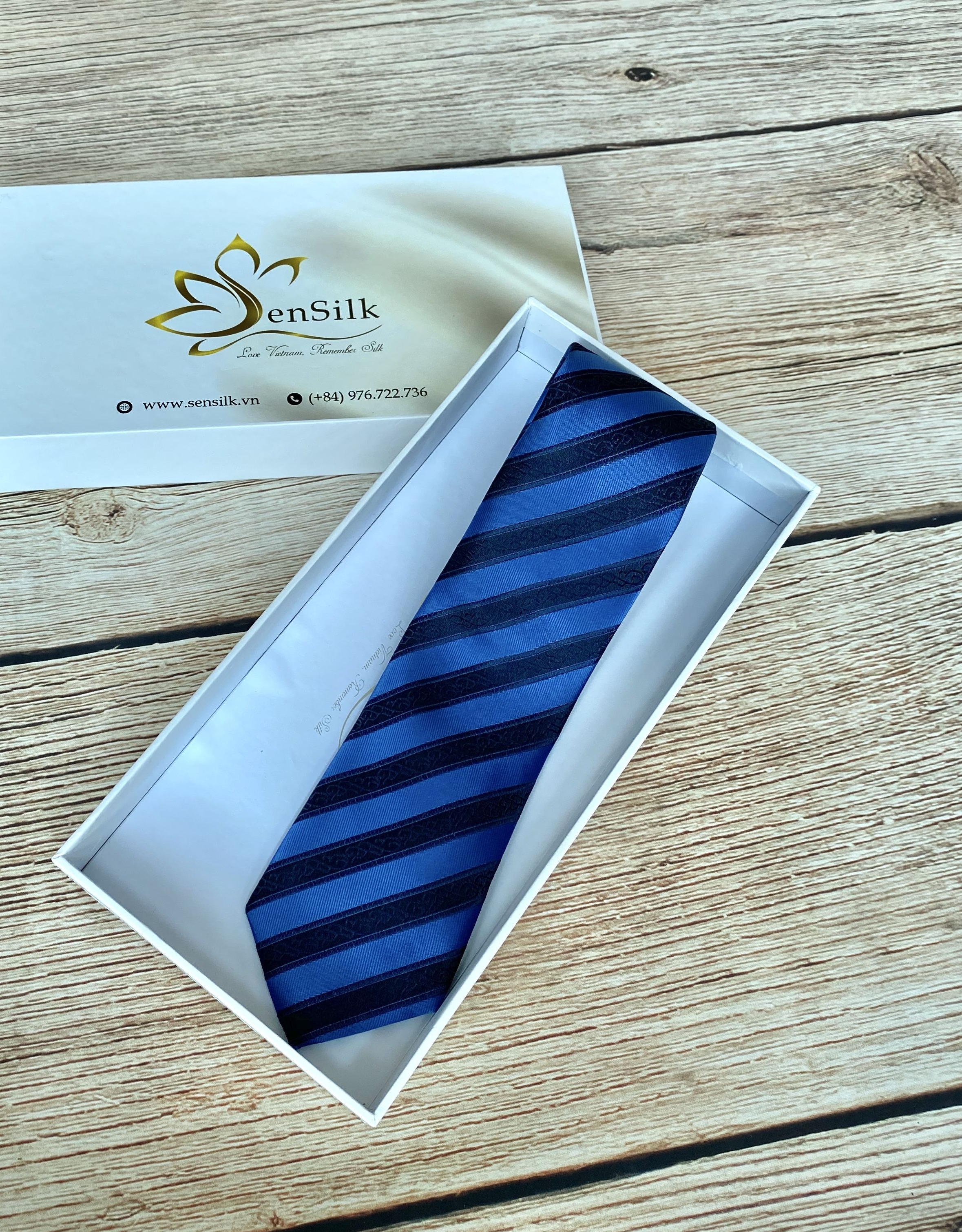 Silk Cravat – Cà Vạt Lụa SenSilk CAVATS05 – Quà Tặng Đối Tác