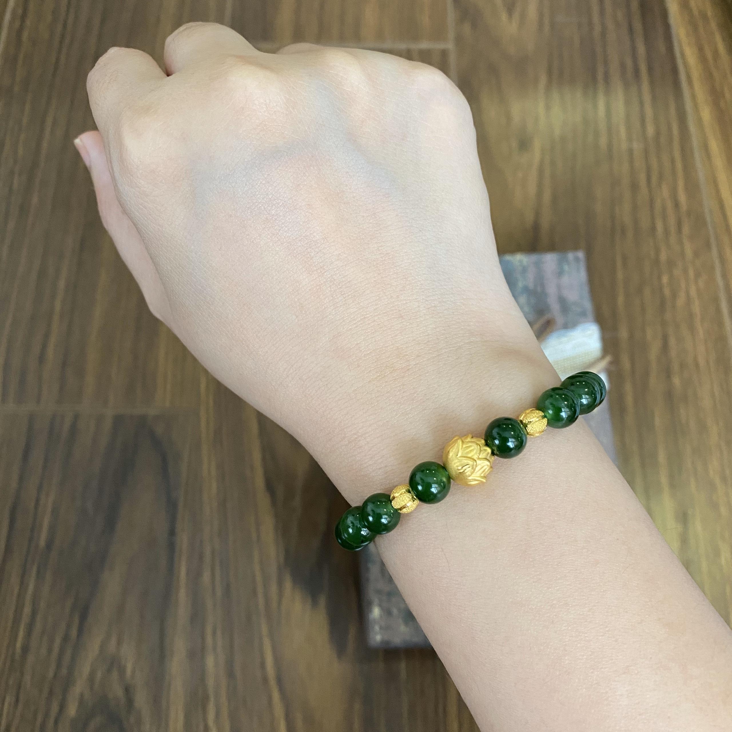 Vòng Ngọc Bích 8 Ly Charm Hoa Sen, Bi 24K