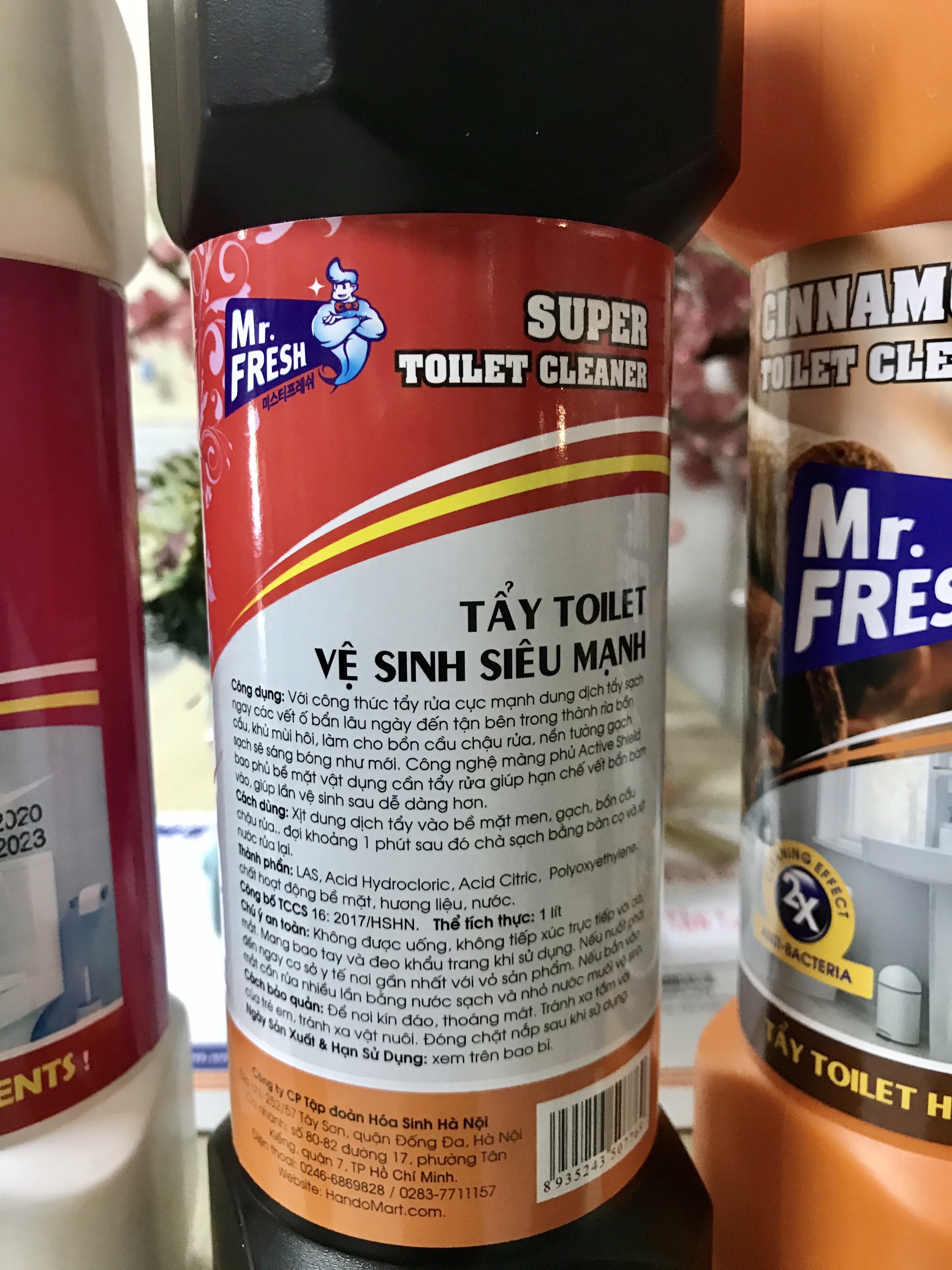 Chai Tẩy vệ sinh toilet Mr.Fresh 1L siêu mạnh hương ngàn hoa