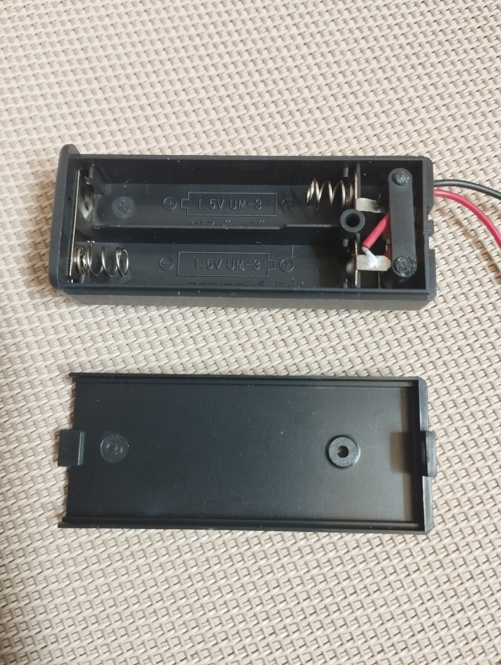 Khay pin AAA có nắp đậy kèm công tắc loại 2 pin để chế tạo