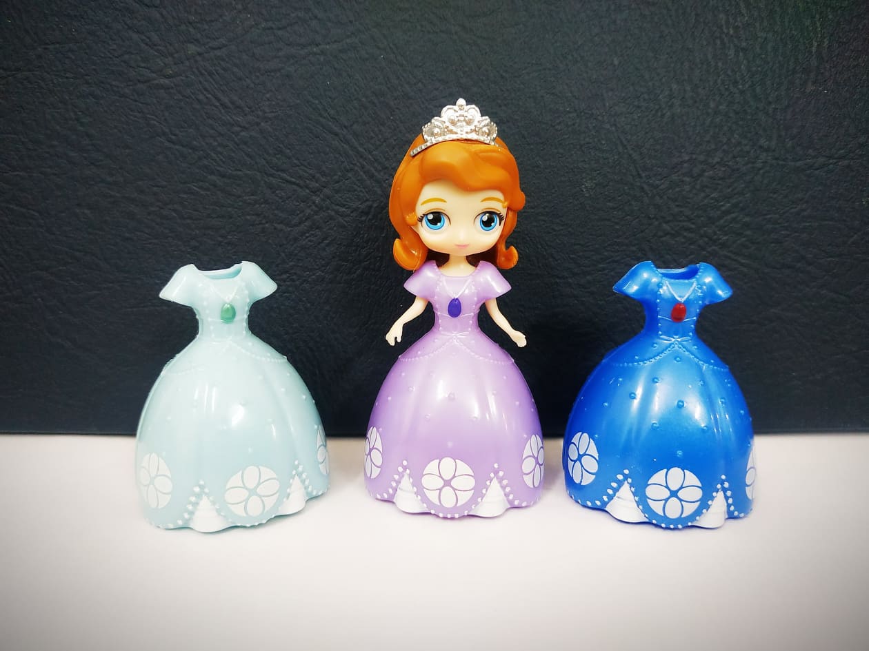 Đồ chơi búp bê thay váy: Set 1 búp bê công chúa Disney cổ tích kèm 3 váy dạ hội thời trang thay đổi
