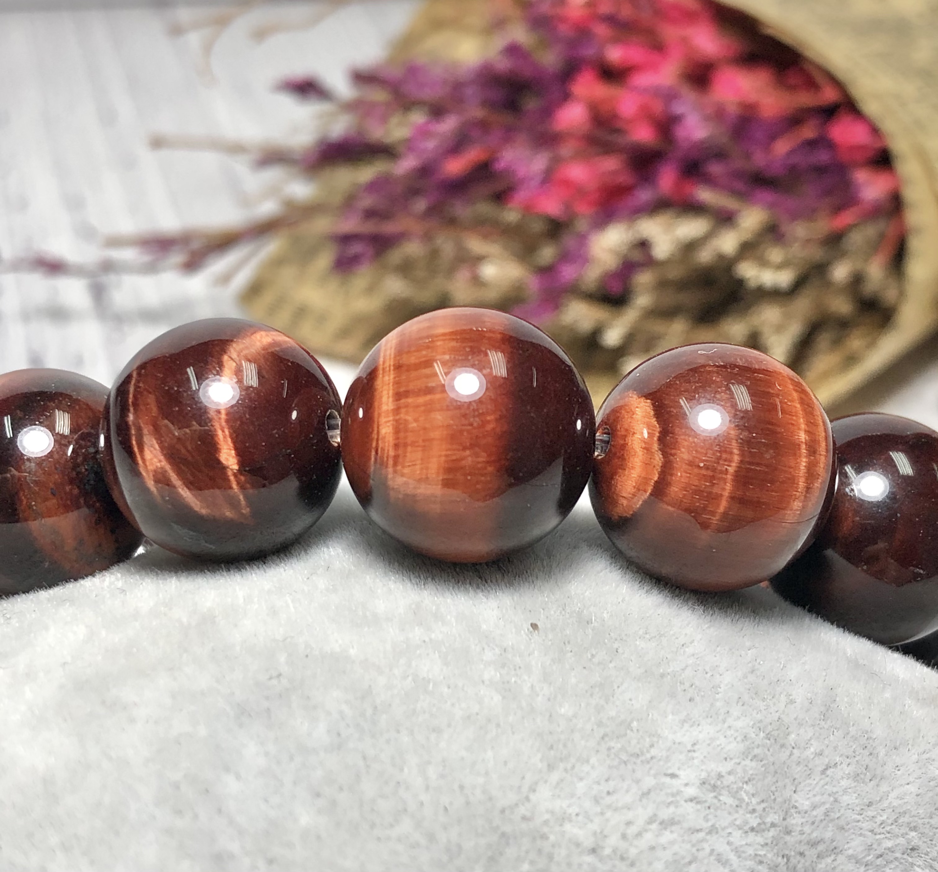 Vòng tay Thạch Anh Mắt Hổ nâu đỏ 14mm mix tỳ hưu bạc