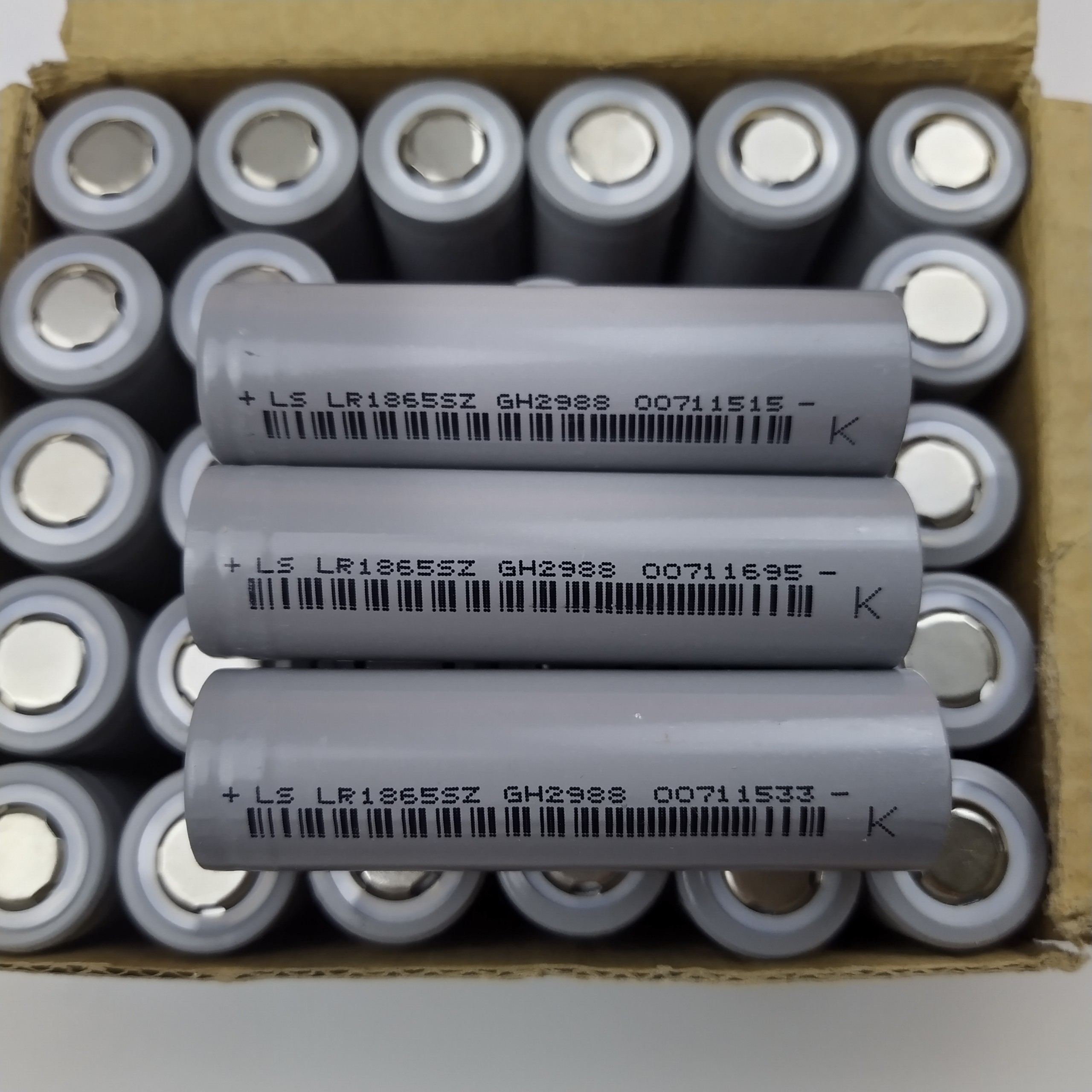 Pin 18650 5C pin lithium 2500mAh 2600mAh 2700mAh