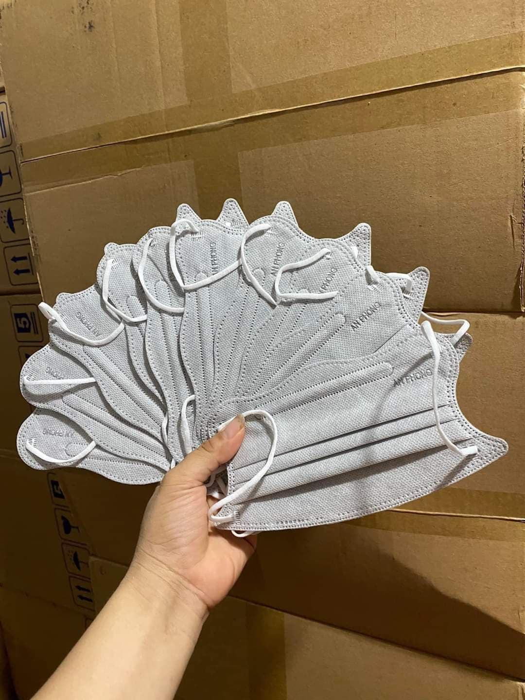 Sét 100 cái khẩu trang cua