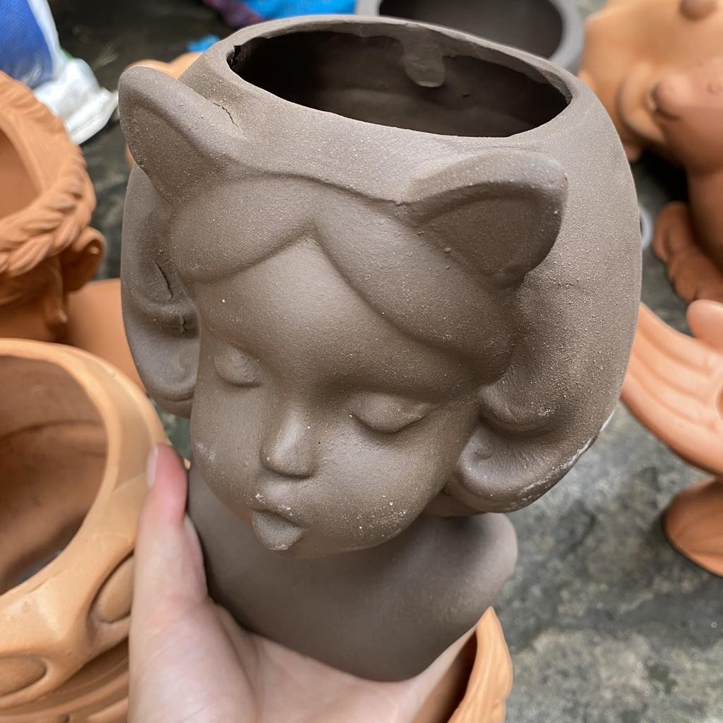 Chậu đất nung bé gái trang trí tiểu cảnh, trồng sen đá siêu xinh - 14*14*19cm