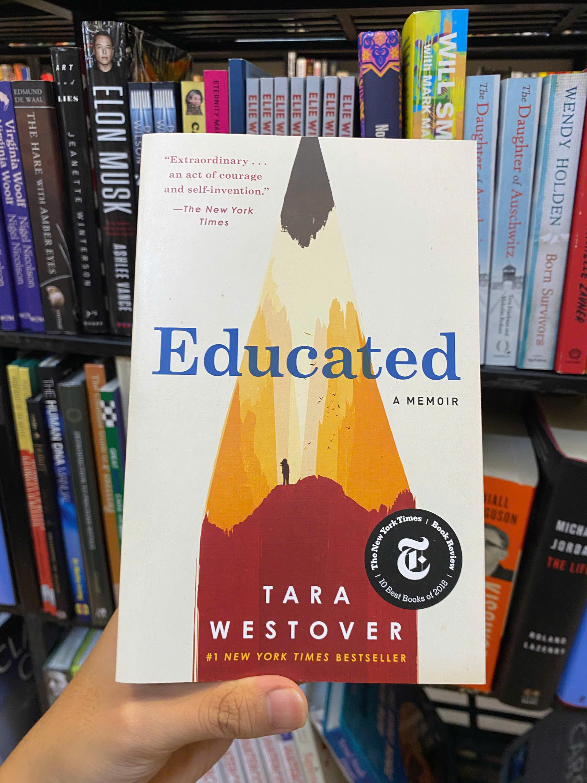 Sách - Educated by Tara Westover | The International Bestseller Biography / Memoir / Ngoại văn