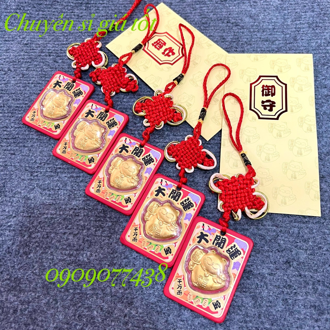 Dây Treo Mèo Thần Tài Vàng Đại Cát Đại Lợi kèm bao lì xì vàng trang trọng treo lấy may, làm quà tặng, Lì Xì Tết độc đáo