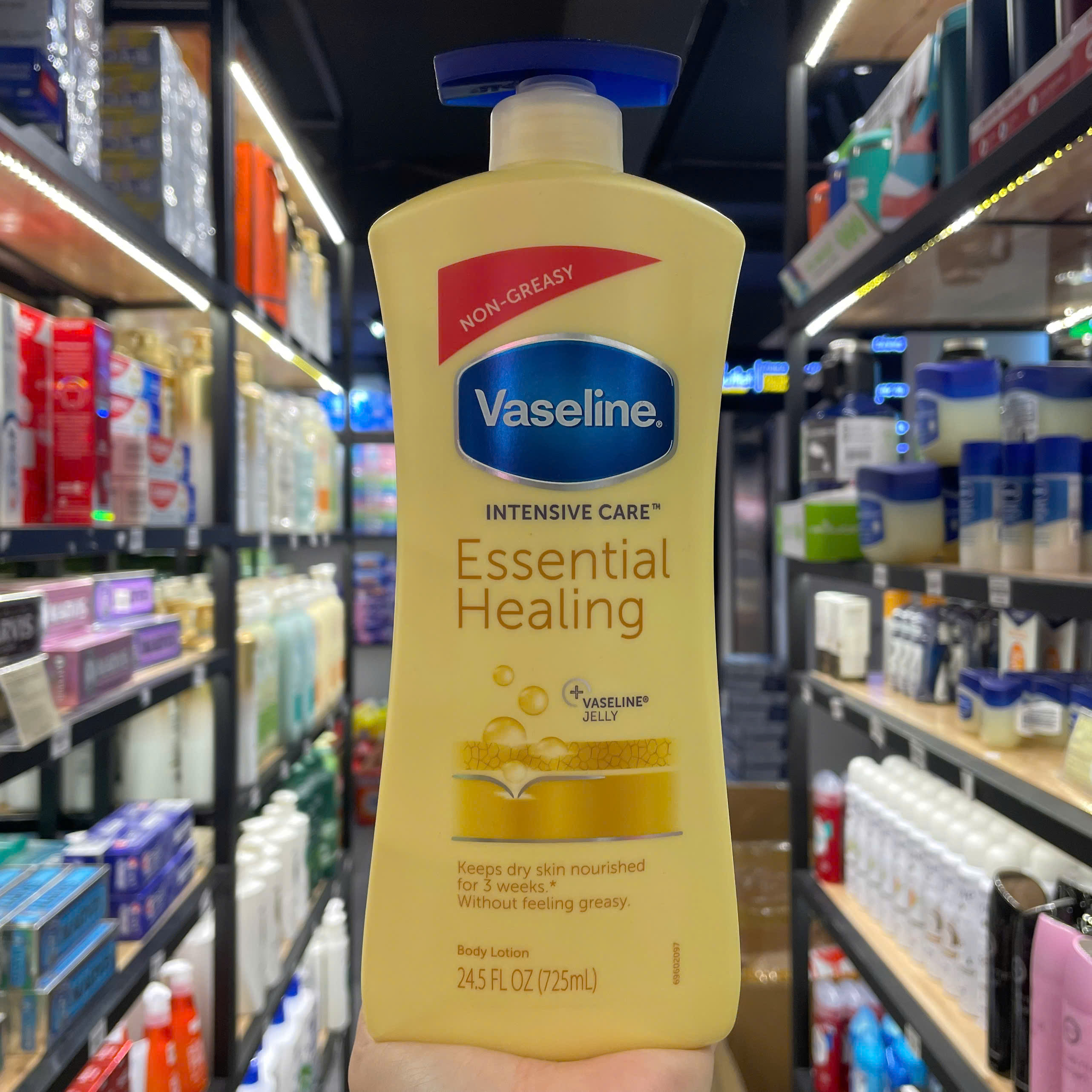 Sữa dưỡng thể Vaseline Intensive Care Essential Healing Lotion 725ml Vàng Mẫu mới