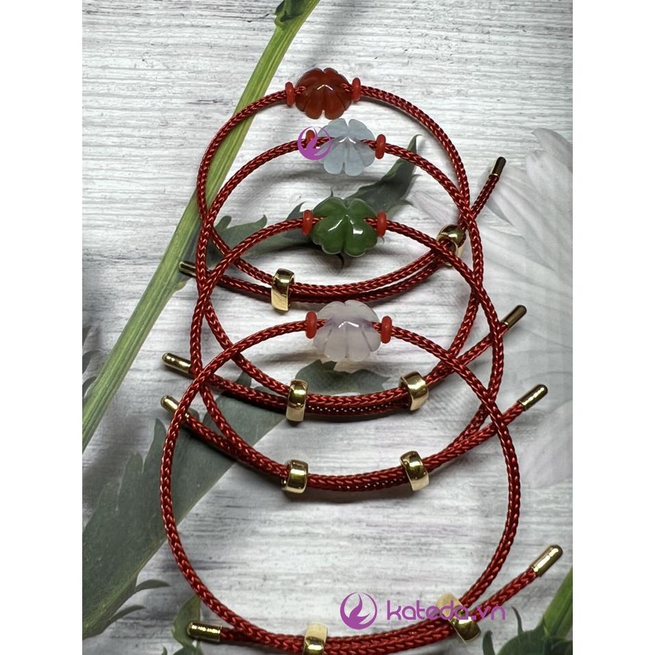Cỏ bốn lá mix vòng tay dây thép , vòng gỗ .