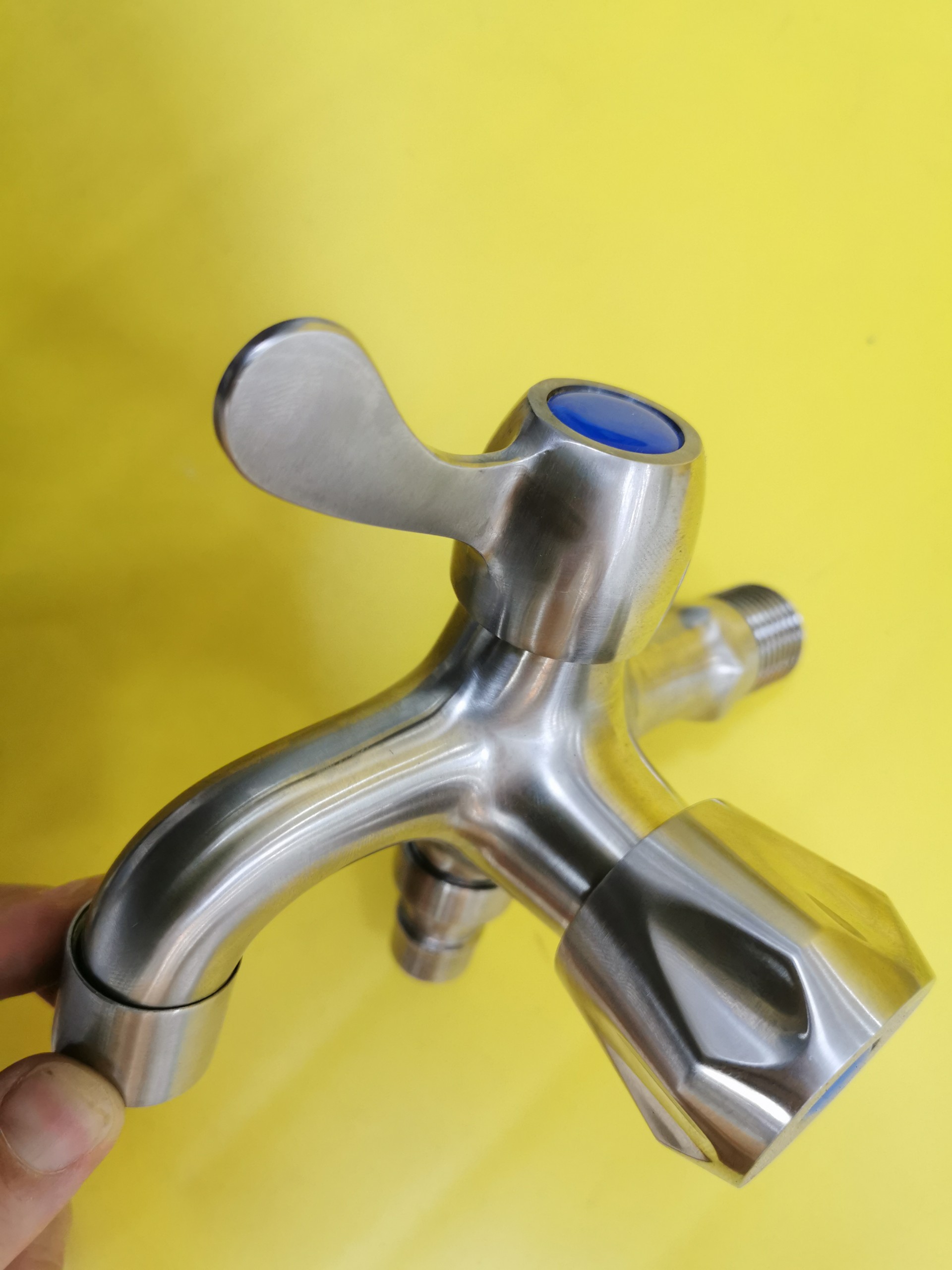 CỦ SEN LẠNH INOX 304 XƯỚC MỜ