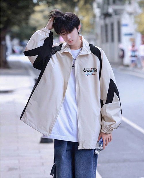 Áo Khoác Dù Nam Chất Đẹp Xịn Form Rộng 2 Lớp Logo In Có 2 Size L,XL Trẻ Trung