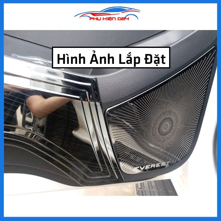 Bộ ốp tapli Ford Everest 2016-2017-2018-2019-2020-2021-2022 vân Titan chống xước va đập khi mở cửa và làm đẹp xe
