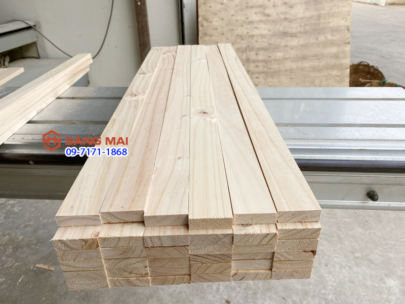 Thanh gỗ thông 4,5cm x 1,5cm x dài 1m + láng mịn 4 mặt