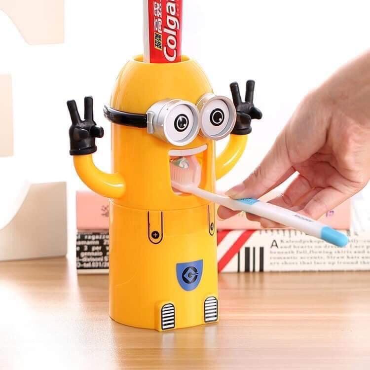 Bộ dụng cụ lấy kem đánh răng tự động kèm giá đỡ bàn chải hình minion