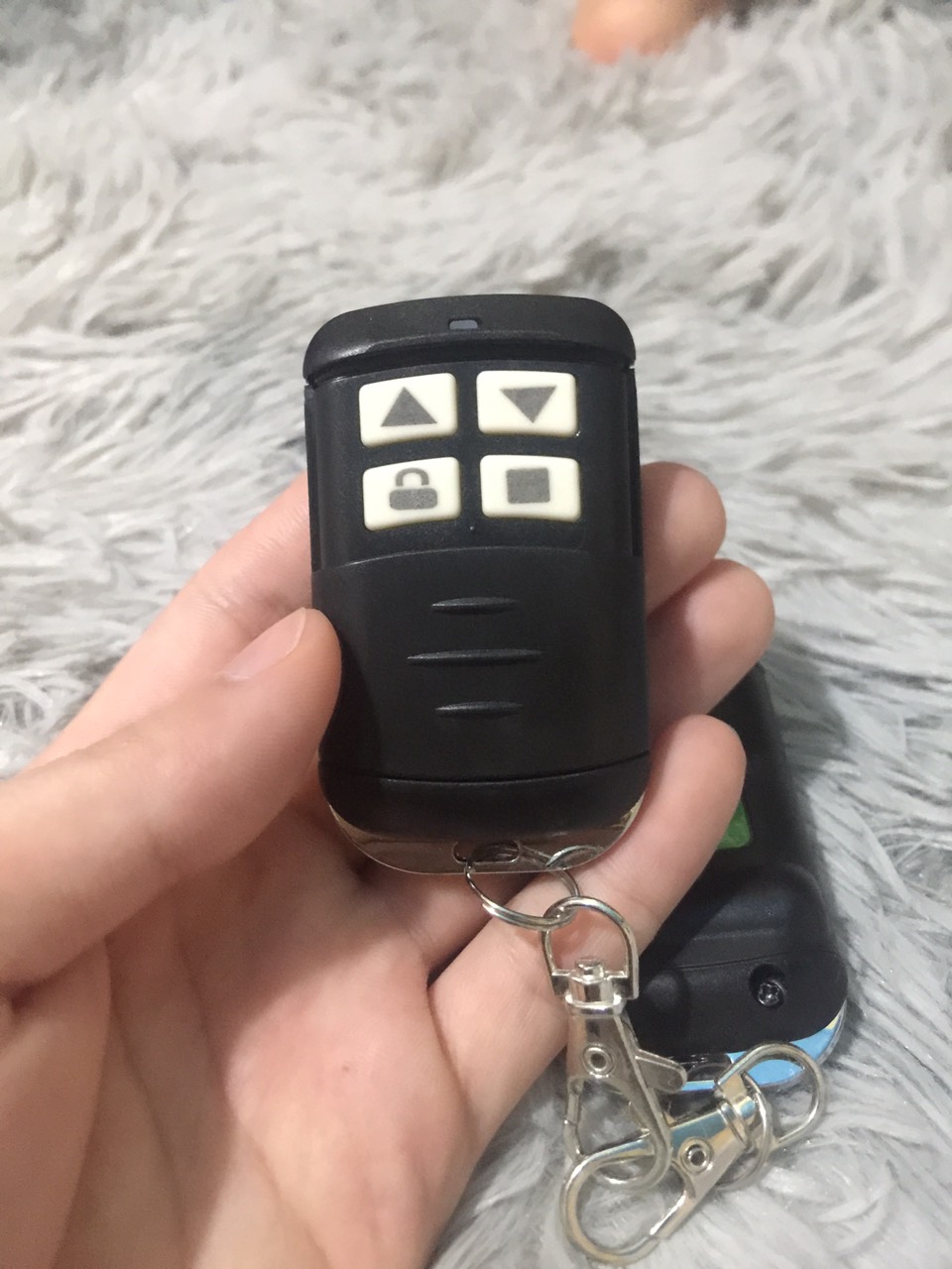 Điều khiển cửa cuốn mã gạt tần số 433