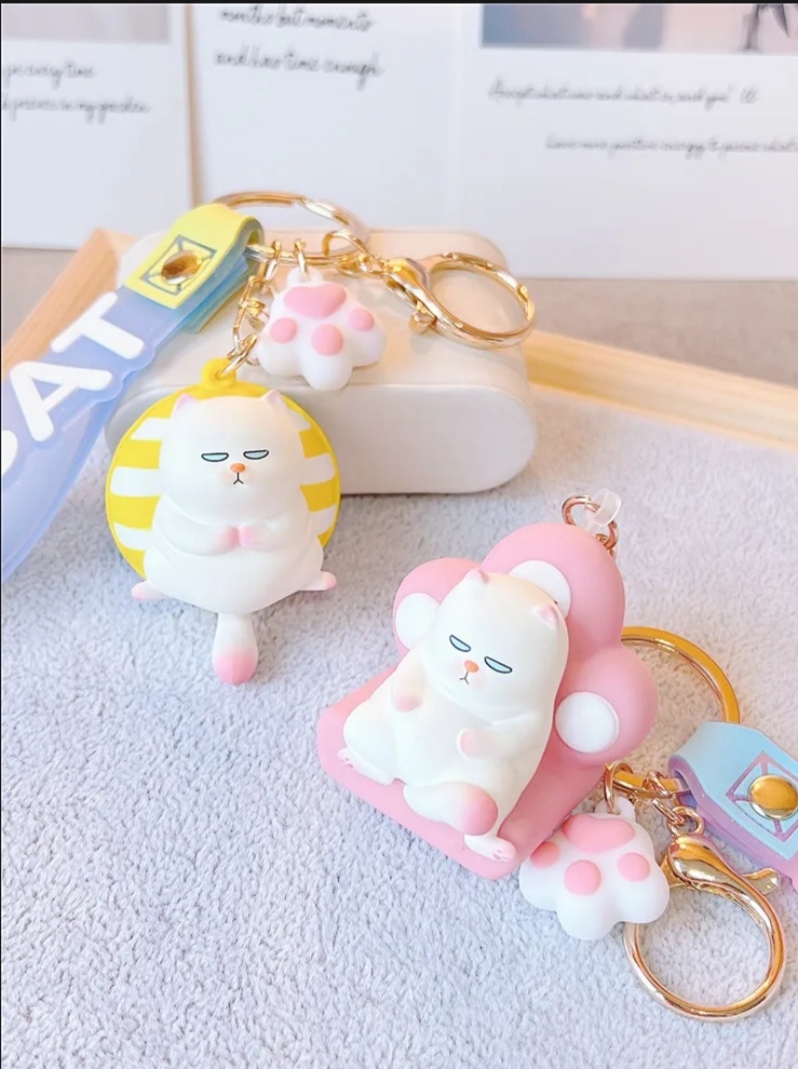 Móc Khóa Mèo Trắng VIVian 4 Sắc Thái