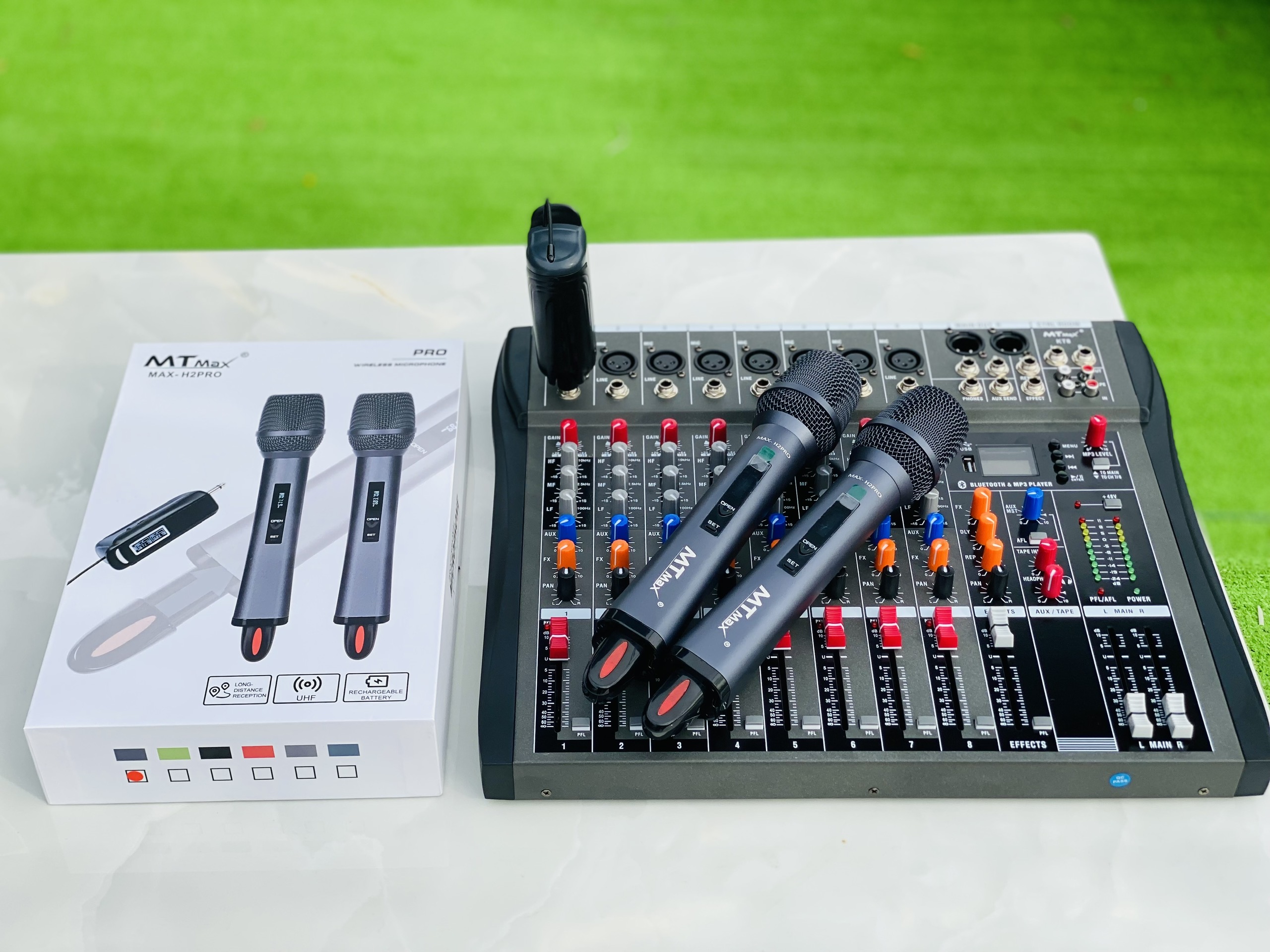 Combo Karaoke Cao Cấp Mixer MTMAX KT8 + Micro H2 Pro Không Dây Chống Hú Hiệu Quả, Bắt Sóng Xa Đến 100M, Thích Hợp Giải Trí Đa Năng, Karaoke Gia Đình, Sự Kiện Chuyên Nghiệp, Hàng Chính Hãng, Bảo Hành 12 Tháng, Hàng Chính Hãng