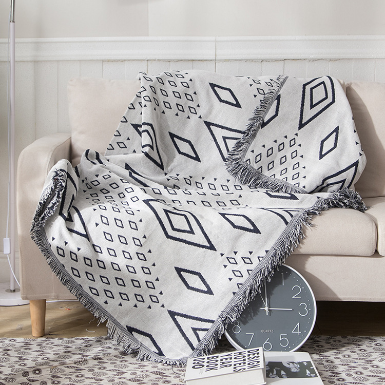 Chăn Phủ Sofa Dệt Kim Tông Đen Họa Tiết Hình Học Châu Âu Trắng Đen