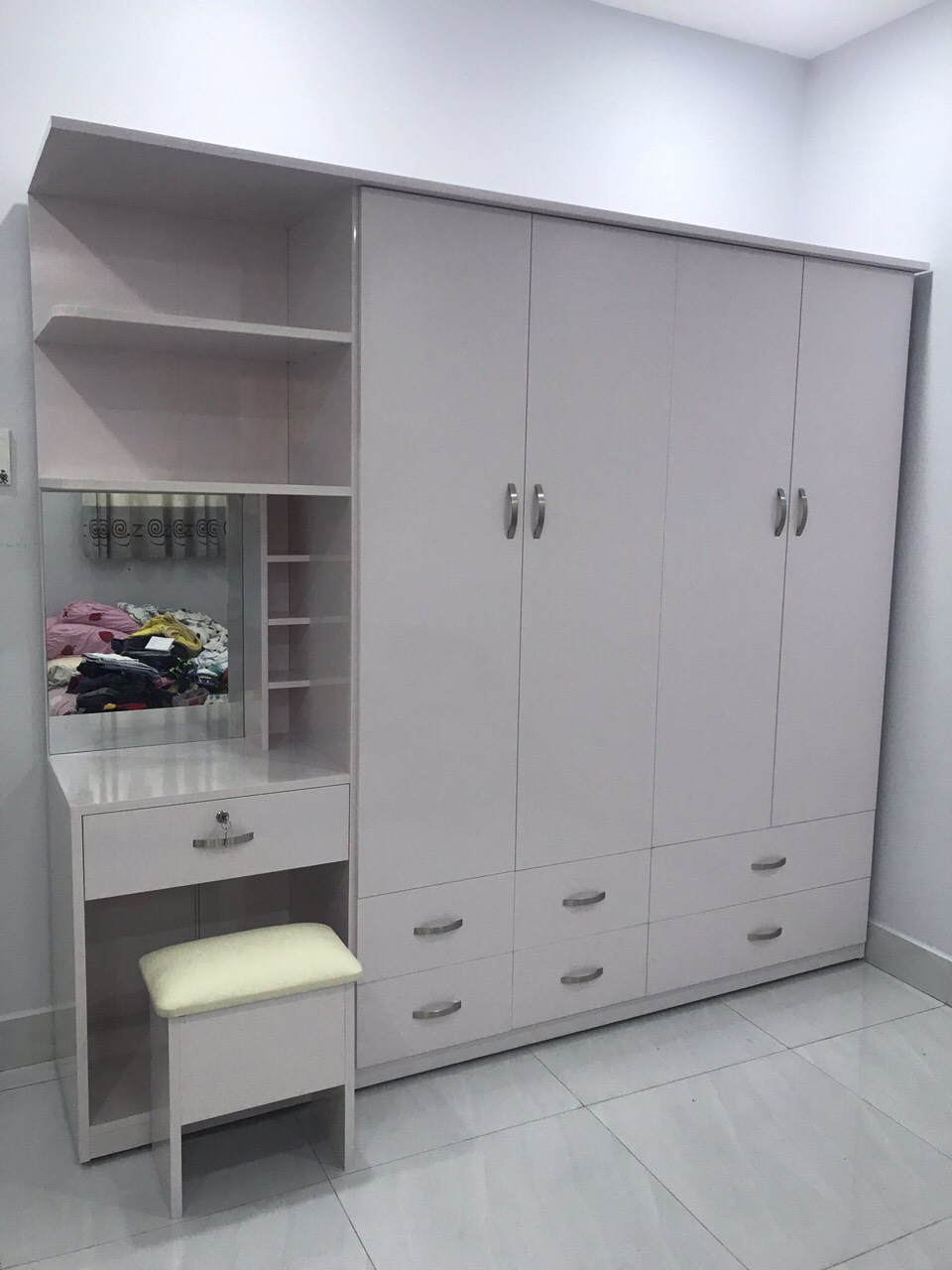 Tủ áo Juno Sofa đa năng kèm bàn trang điểm tặng ghế ngang 2m4 x cao 1m8 x 48 cm