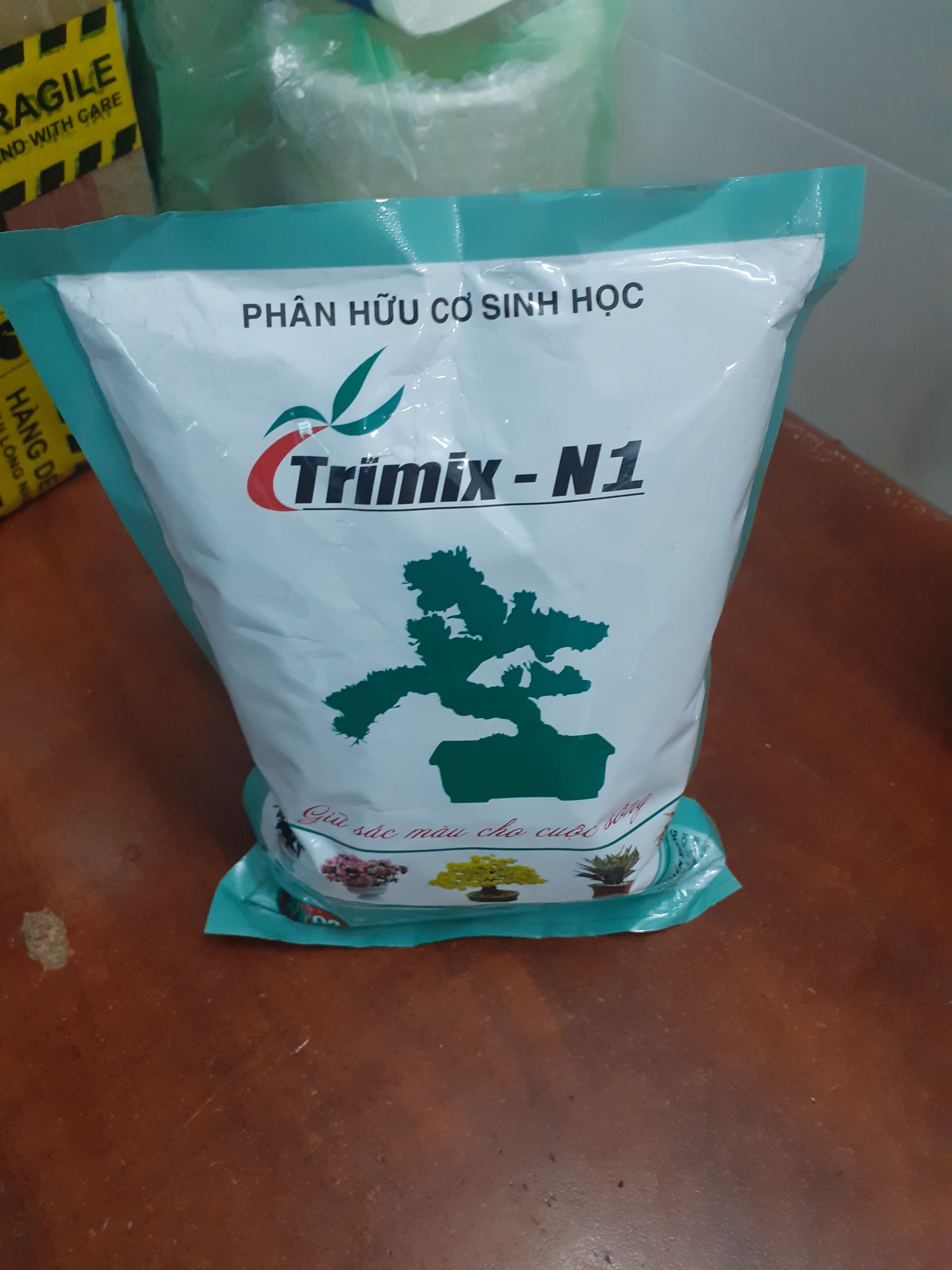 Phân hữu cơ sinh học trimix n1- giữ sức màu cho cuộc sống.