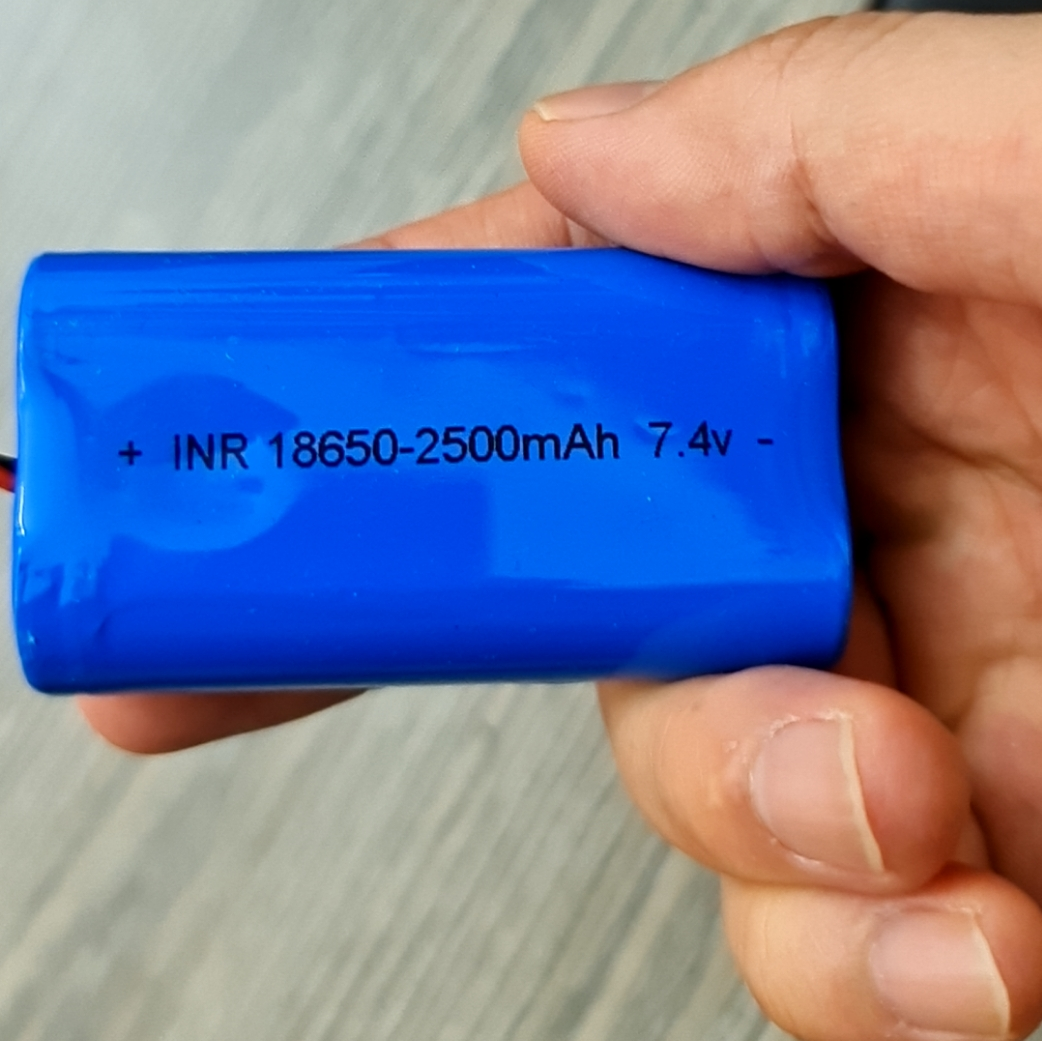 Pin điện áp 7,4V, dung lượng 2500mAh dùng cho loa bẫy chim, loa trợ giảng